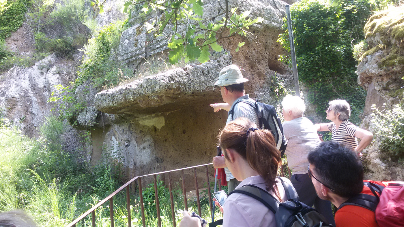 Visita a Norchia - Associazione Amici delle Tombe Dipinte di Tarquinia