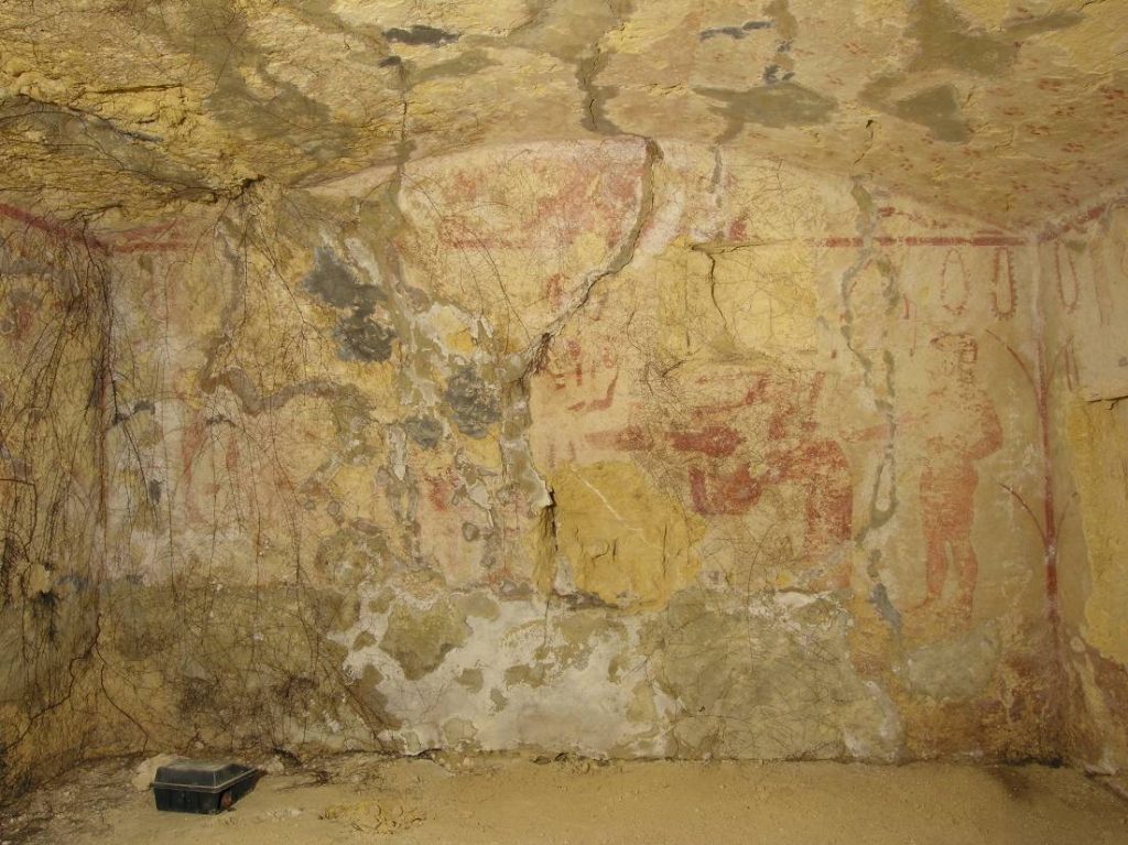 Tomba dei Vasi Dipinti prima del restauro - Amici delle Tombe Dipinte di Tarquinia